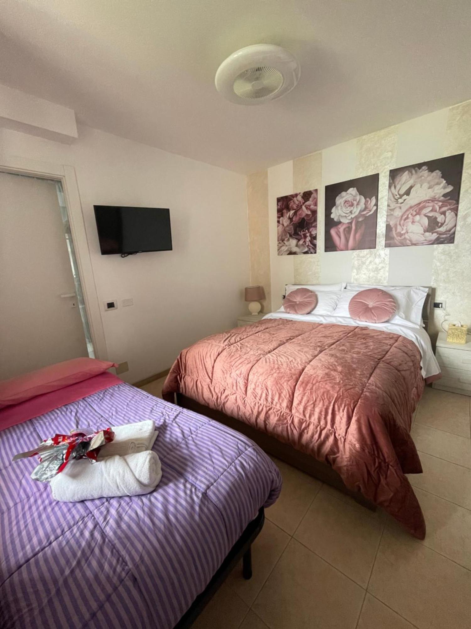 Peonia Apartment - Appartamento Vista Lago 레체노 객실 사진